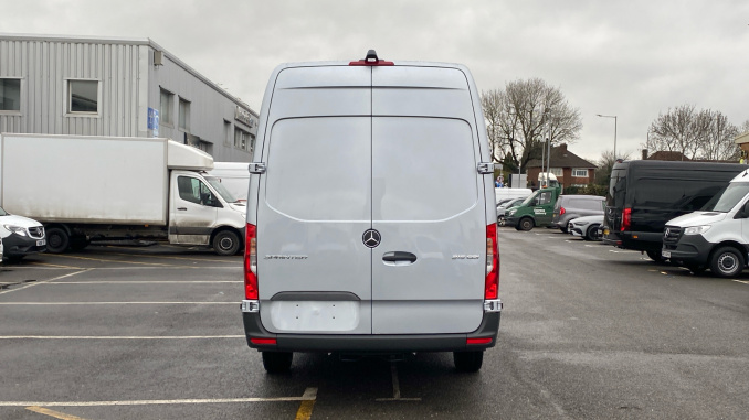 Mercedes-Benz Sprinter 315Cdi L3 Diesel Rwd 3.5t H2 Pro Van 9G-Tronic - Image 10